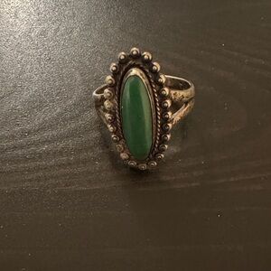 Vintage Green Stone Silver Ring